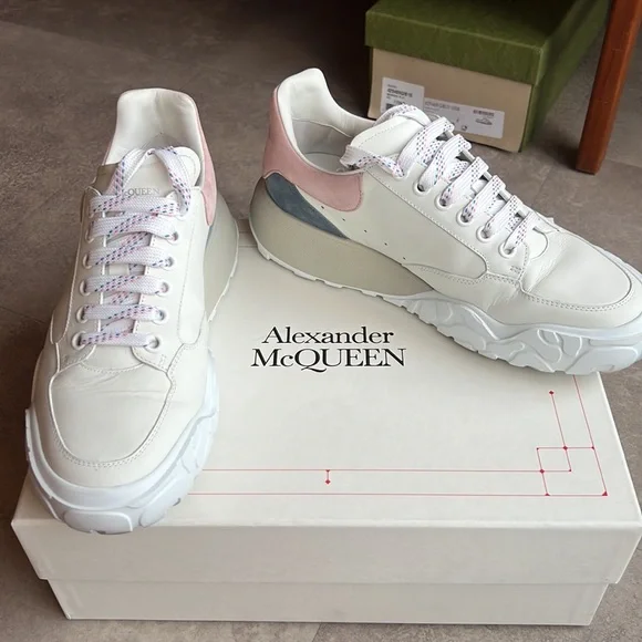 Alexander McQueen Sneaker - Picture 9 of 10